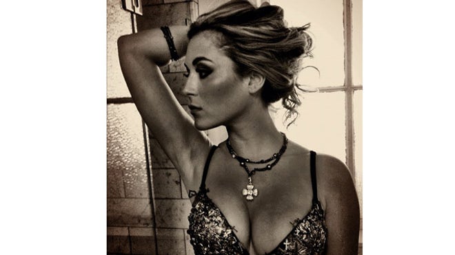ALEXA VEGA TWITTER PIC.jpg